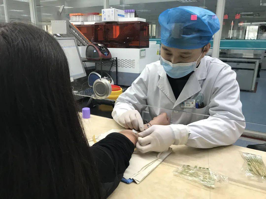 00后男生0.6秒飞针采血惊呆患者